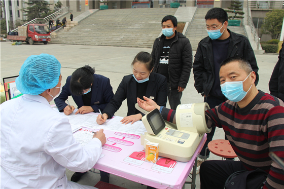 人民警察一心為民，捋袖捐血鐵血柔情——安康市公安局積極開展冬季獻血活動