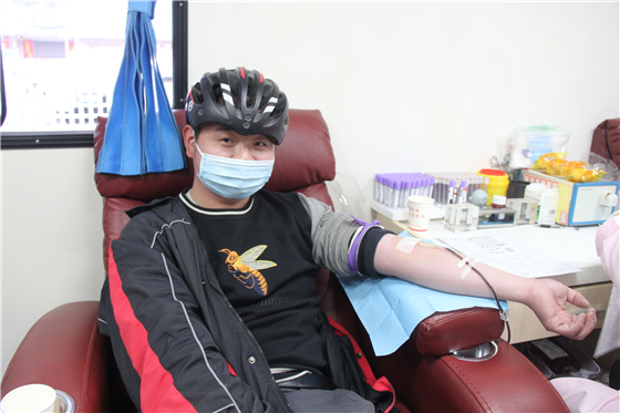 “輸送”熱血 回饋社會(huì) ——順豐速運(yùn)有限公司安康區(qū)員工積極參與無(wú)償獻(xiàn)血活動(dòng)