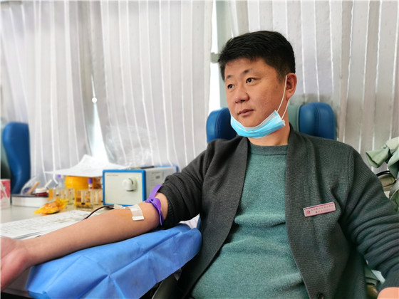 獻(xiàn)血傳真情，為黨旗添光彩 ——三元村春季無(wú)償獻(xiàn)血活動(dòng)側(cè)記