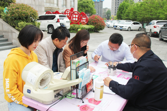 匯聚檢察愛(ài)心  踐行為民服務(wù)——安康市人民檢察院組織春季獻(xiàn)血活動(dòng)